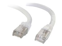 C2G Cat5e Booted Shielded (STP) Network Patch Cable - Cable de interconexión - RJ-45 (M) a RJ-45 (M) - 5 m - STP - CAT 5e - moldeado - blanco 83884